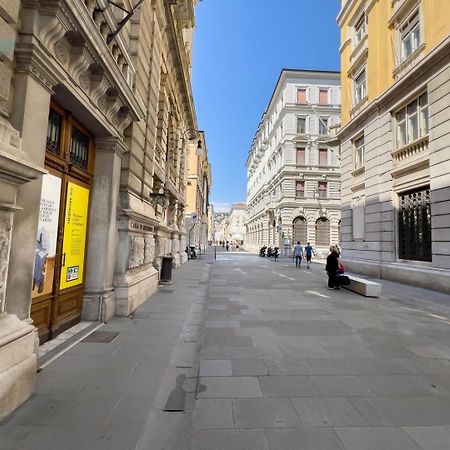 Cassa Di Risparmio 11 Tirabora Short Rent Trieste Exterior photo
